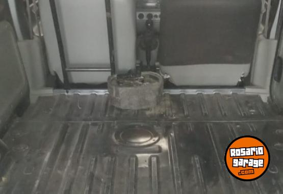 Utilitarios - Renault Kangoo 2011 Nafta 142000Km - En Venta