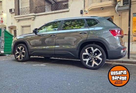 Autos - Volkswagen Taos Highline 2025 Nafta 2000Km - En Venta