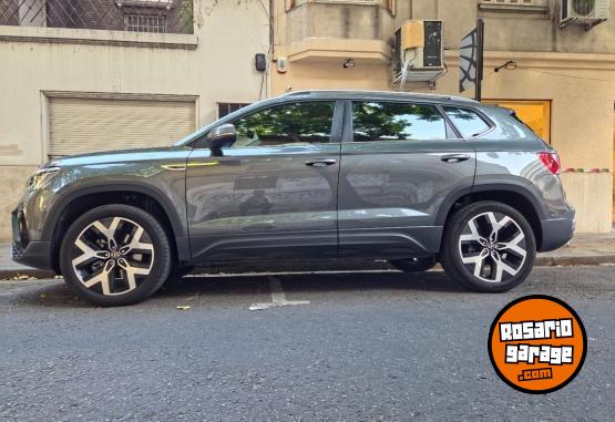 Autos - Volkswagen Taos Highline 2025 Nafta 2000Km - En Venta