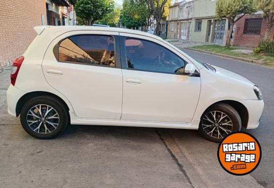 Autos - Toyota Etios 2018 Nafta 170000Km - En Venta