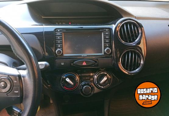 Autos - Toyota Etios 2018 Nafta 170000Km - En Venta