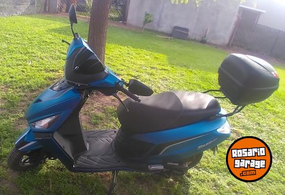 Motos - Hero Dash 125 2024 Nafta 8700Km - En Venta