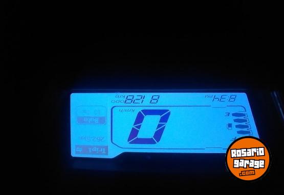 Motos - Hero Dash 125 2024 Nafta 8700Km - En Venta