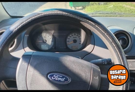 Autos - Ford Fiesta 2003 Nafta 192000Km - En Venta