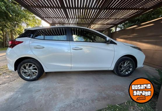 Autos - Toyota Yaris XLS full CVT 2024 Nafta 40400Km - En Venta