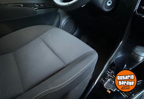 Autos - Toyota Yaris XLS full CVT 2024 Nafta 40400Km - En Venta