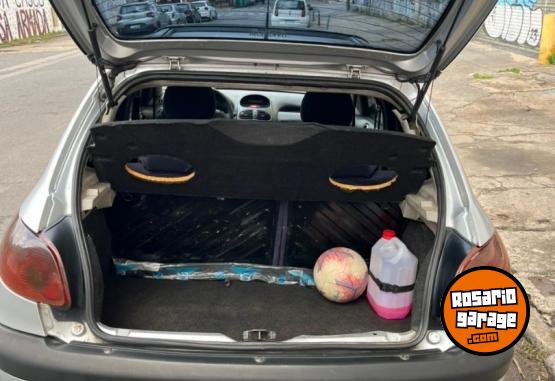 Autos - Peugeot 206 Xt 2004 Diesel 226000Km - En Venta