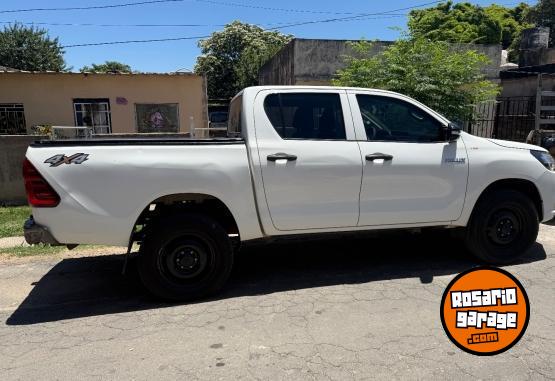 Camionetas - Toyota Hilux 2017 Diesel 225000Km - En Venta