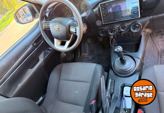 Camionetas - Toyota Hilux 2017 Diesel 225000Km - En Venta