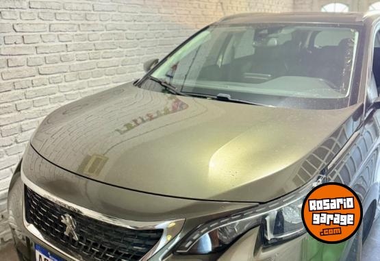 Autos - Peugeot 5008 2018 Diesel 105000Km - En Venta