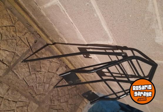 Accesorios para Motos - Portaequipaje con refuerzo - En Venta