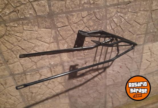 Accesorios para Motos - Portaequipaje con refuerzo - En Venta