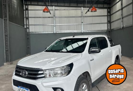 Camionetas - Toyota Hilux 2017 Diesel 130000Km - En Venta