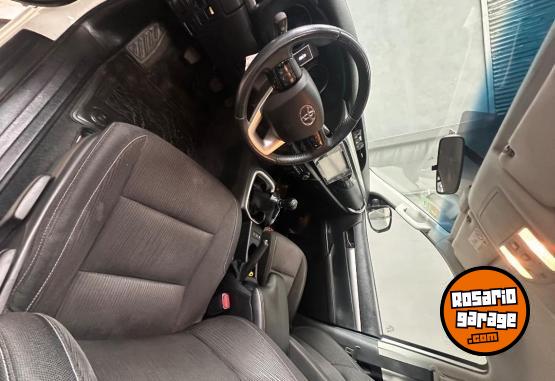 Camionetas - Toyota Hilux 2017 Diesel 130000Km - En Venta