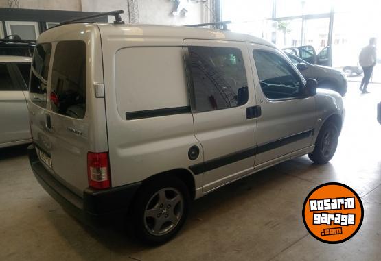 Utilitarios - Peugeot Partner 2017 Diesel 111700Km - En Venta
