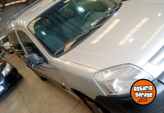 Utilitarios - Peugeot Partner 2017 Diesel 111700Km - En Venta