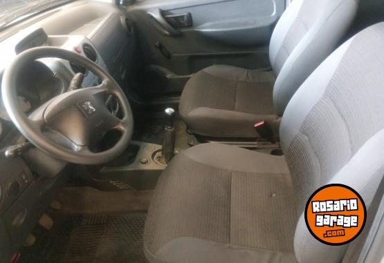Utilitarios - Peugeot Partner 2017 Diesel 111700Km - En Venta