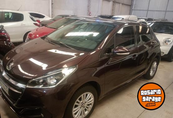 Autos - Peugeot 208 2019 Nafta 62000Km - En Venta