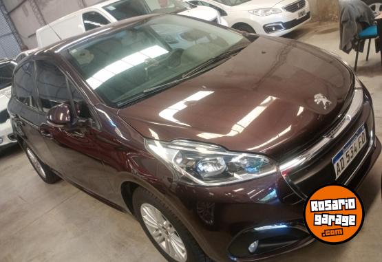 Autos - Peugeot 208 2019 Nafta 62000Km - En Venta