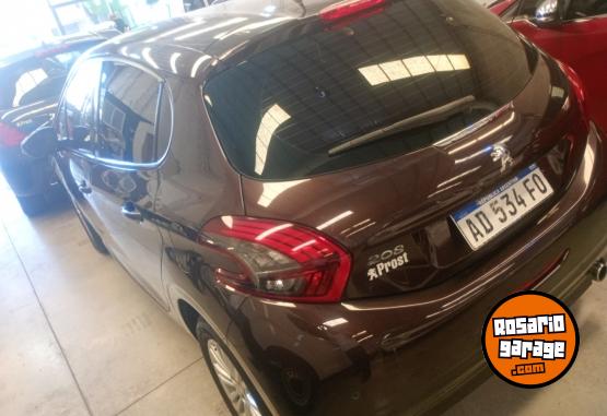 Autos - Peugeot 208 2019 Nafta 62000Km - En Venta