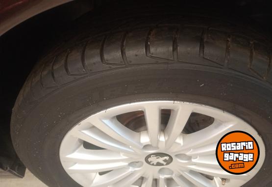 Autos - Peugeot 208 2019 Nafta 62000Km - En Venta