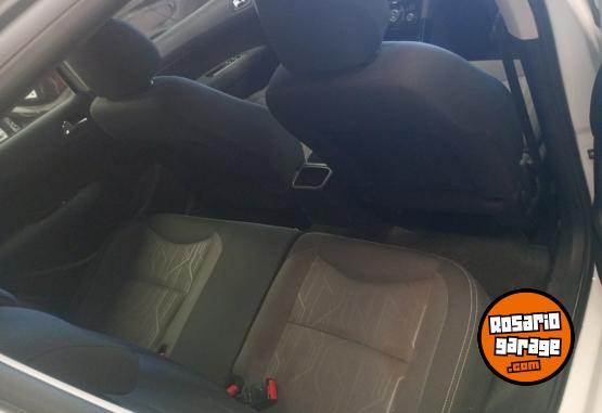 Autos - Peugeot 308 2018 Nafta 105000Km - En Venta