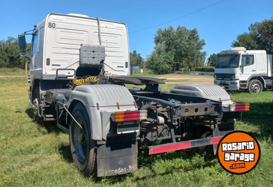 Camiones y Gr�as - Mercedes Benz Atego 1725 4 x 2 - En Venta