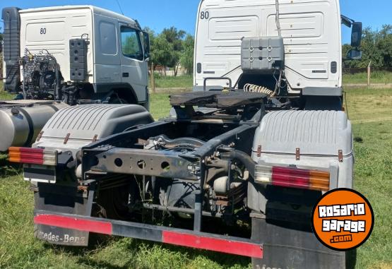 Camiones y Gr�as - Mercedes Benz Atego 1725 4 x 2 - En Venta