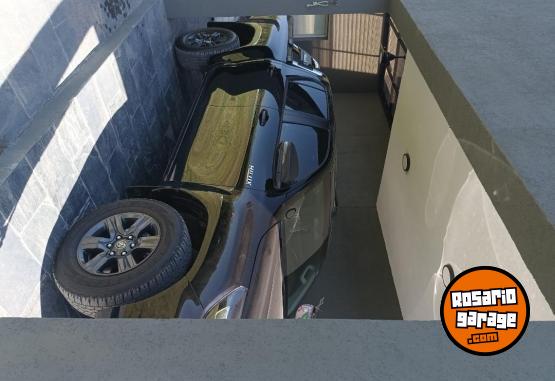 Camionetas - Toyota Hilux 2024 Diesel 21500Km - En Venta