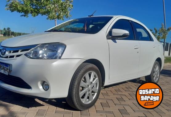 Autos - Toyota Etios 2016 Nafta 165000Km - En Venta