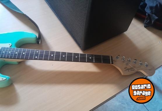 Instrumentos Musicales - Guitarra squier+amplificador marshall code50 - En Venta