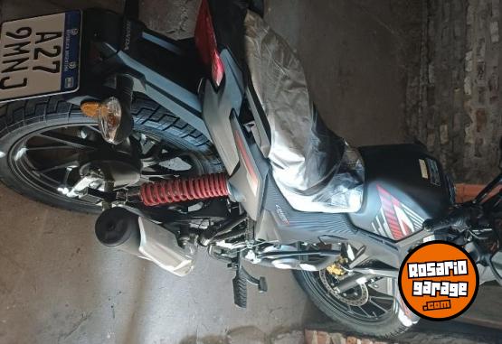 Motos - Honda CB 125 DLX 2026 Nafta 1000Km - En Venta