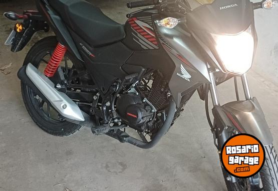Motos - Honda CB 125 DLX 2026 Nafta 900Km - En Venta