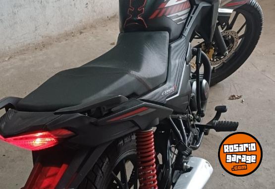 Motos - Honda CB 125 DLX 2026 Nafta 900Km - En Venta