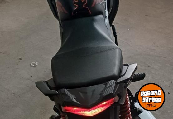 Motos - Honda CB 125 DLX 2026 Nafta 900Km - En Venta