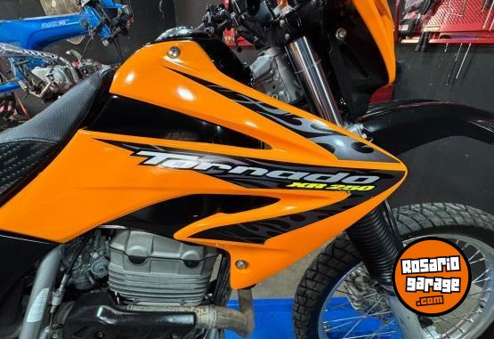 Motos - Honda Tornado XR 2010 Nafta 40000Km - En Venta