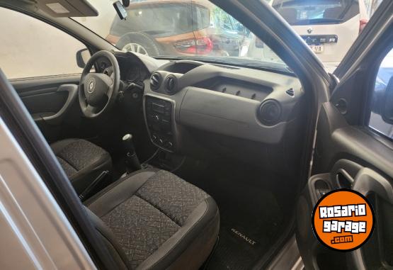 Autos - Renault Duster 2011 GNC 142000Km - En Venta