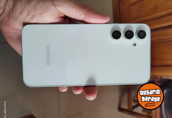 Telefonía - Vendo poco usó casi nuevo con con una carcasa opcional - En Venta