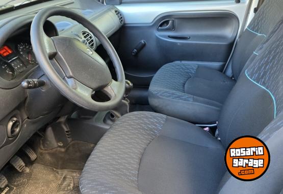 Utilitarios - Renault Kangoo 2017 Nafta 60000Km - En Venta