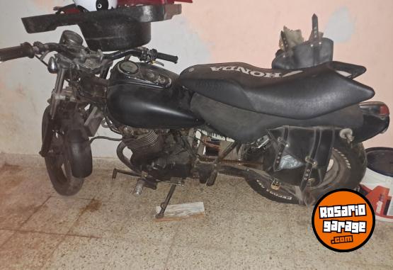 Motos - Cerro Custon 2015 Nafta 40000Km - En Venta
