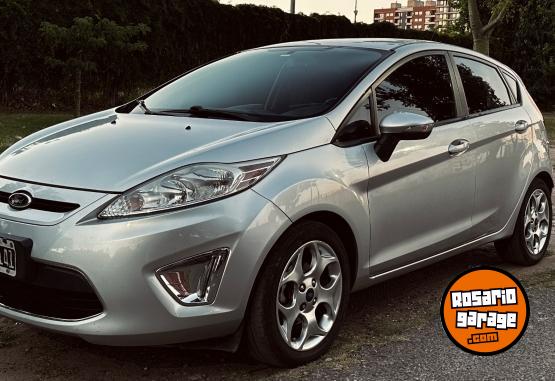 Autos - Ford Fiesta Kinetic Titanium 2013 Nafta 121000Km - En Venta