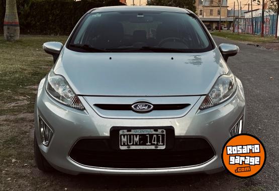 Autos - Ford Fiesta Kinetic Titanium 2013 Nafta 121000Km - En Venta