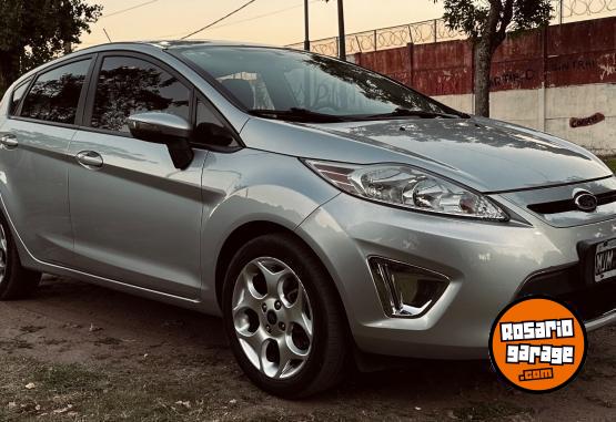 Autos - Ford Fiesta Kinetic Titanium 2013 Nafta 121000Km - En Venta