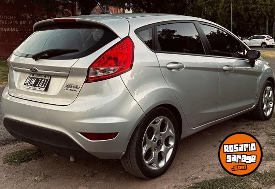 Autos - Ford Fiesta Kinetic Titanium 2013 Nafta 121000Km - En Venta