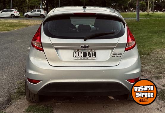 Autos - Ford Fiesta Kinetic Titanium 2013 Nafta 121000Km - En Venta