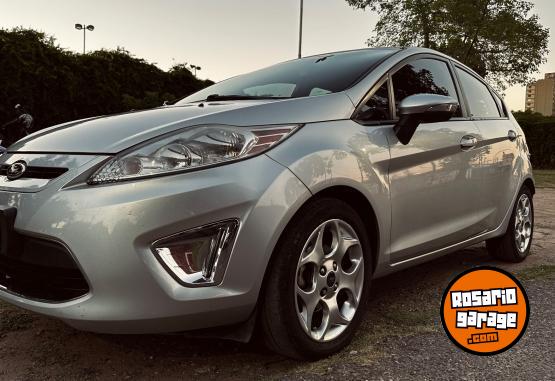 Autos - Ford Fiesta Kinetic Titanium 2013 Nafta 121000Km - En Venta