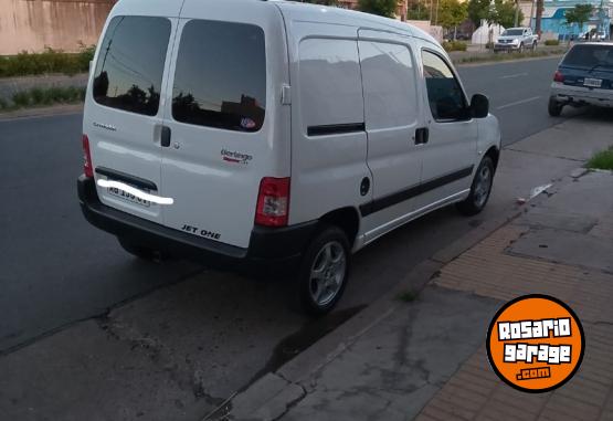 Utilitarios - Citroen Berlingo 2023 Nafta 6500Km - En Venta