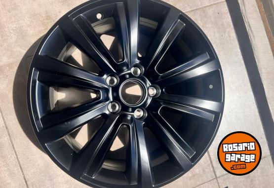 Accesorios para Autos - VENDO LLANTA AMAROK DARK LABEL 18" - En Venta