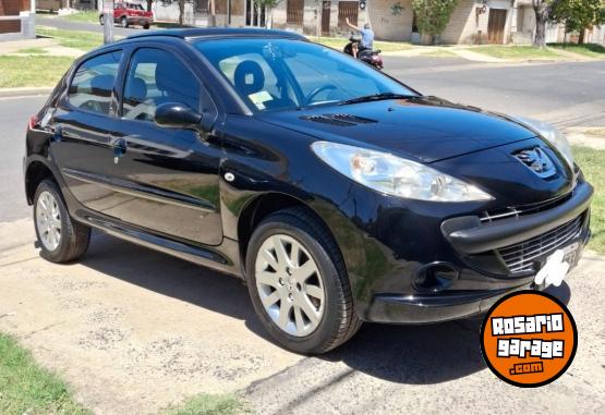 Autos - Peugeot 207 2010 Diesel 153000Km - En Venta