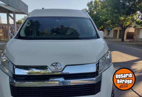 Utilitarios - Toyota Hiace 2023 Diesel 20000Km - En Venta